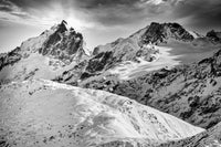 La Meije et son râteau hiver 2020 NB - Cyrille Quintard Photography : Tableau photo de montagne