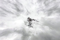 L'aiguille du midi ennuagée 2 - Cyrille Quintard Photography : Tableau photo de montagne