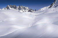Piste enneigée Alpe d'Huez : (Photographie couleur) - Cyrille Quintard Photography : Tableau photo de montagne